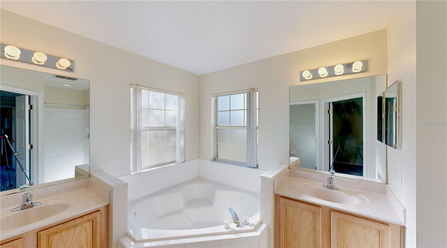 Kissimmee, Florida 34747, 7 Bedrooms Bedrooms, ,6 Bathroomsbathrooms,Residential,For Sale,La Isla,Mfro6312294