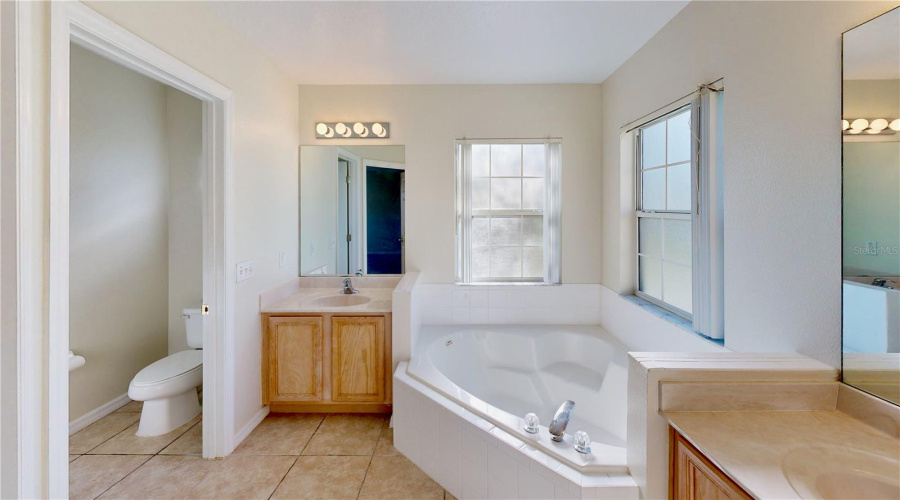 Kissimmee, Florida 34747, 7 Bedrooms Bedrooms, ,6 Bathroomsbathrooms,Residential,For Sale,La Isla,Mfro6312294