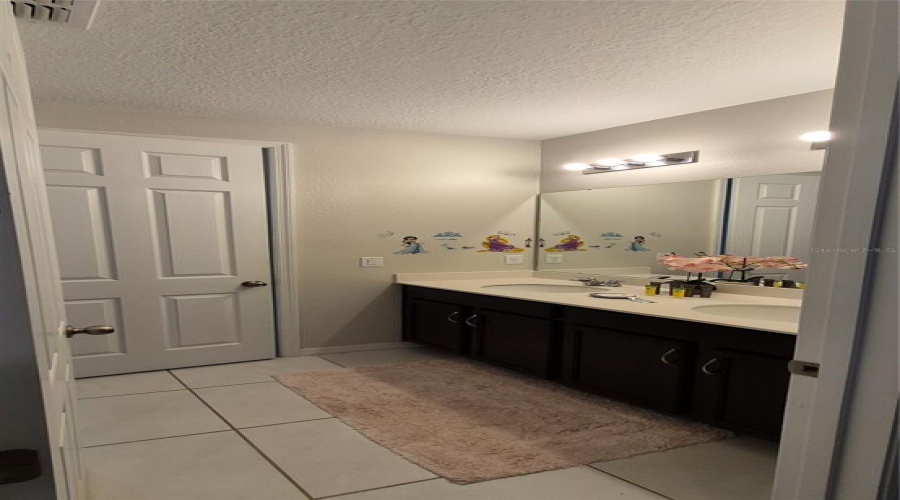 Kissimmee, Florida 34747, 6 Bedrooms Bedrooms, ,5 Bathroomsbathrooms,Residential,For Sale,Nassau Point,Mfro6313978