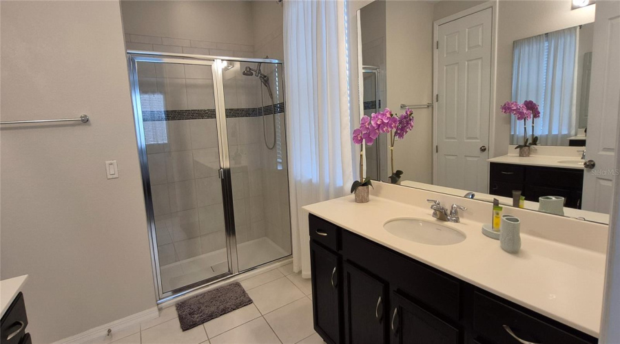 Kissimmee, Florida 34747, 6 Bedrooms Bedrooms, ,5 Bathroomsbathrooms,Residential,For Sale,Nassau Point,Mfro6313978