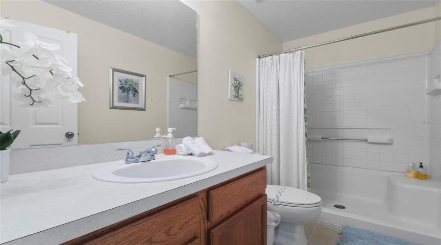 Full Bathroom
