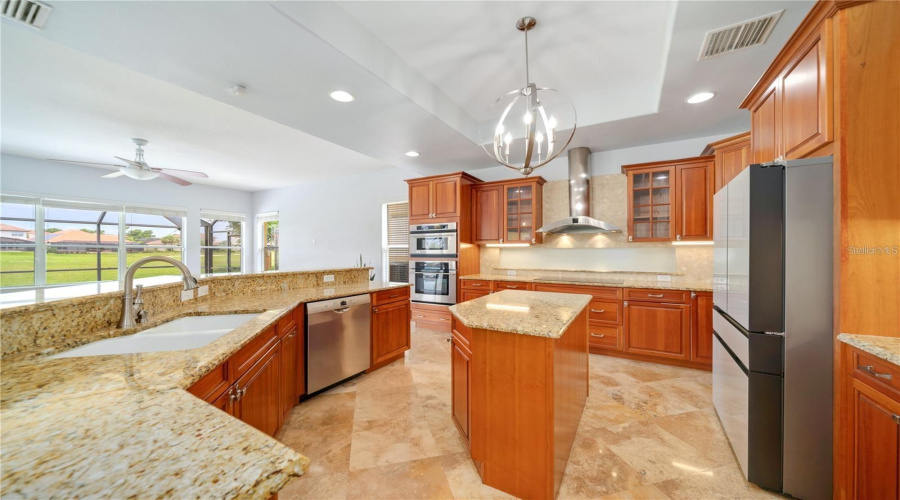 Davenport, Florida 33837, 5 Bedrooms Bedrooms, ,4 Bathroomsbathrooms,Residential,For Sale,Pinehurst,Mfrs5127597