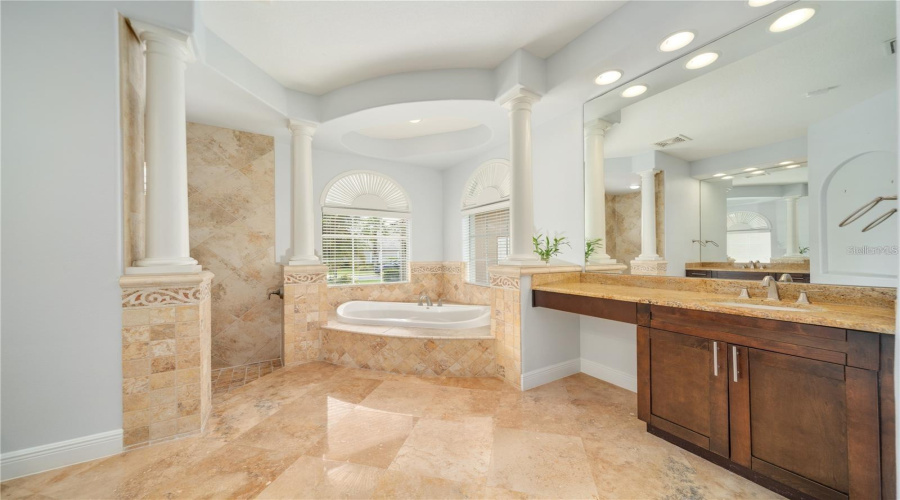 Davenport, Florida 33837, 5 Bedrooms Bedrooms, ,4 Bathroomsbathrooms,Residential,For Sale,Pinehurst,Mfrs5127597