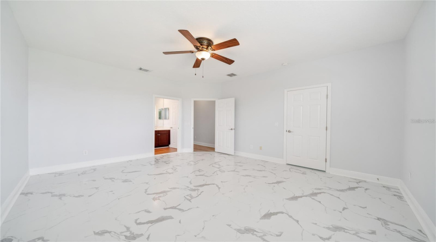 Davenport, Florida 33837, 5 Bedrooms Bedrooms, ,4 Bathroomsbathrooms,Residential,For Sale,Pinehurst,Mfrs5127597