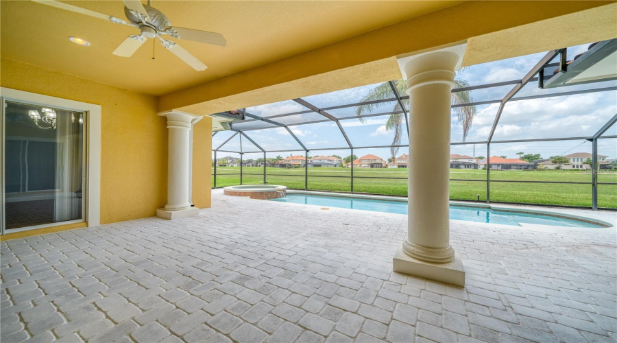 Davenport, Florida 33837, 5 Bedrooms Bedrooms, ,4 Bathroomsbathrooms,Residential,For Sale,Pinehurst,Mfrs5127597