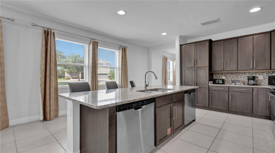 Kissimmee, Florida 34747, 8 Bedrooms Bedrooms, ,7 Bathroomsbathrooms,Residential,For Sale,Marker,Mfro6314403