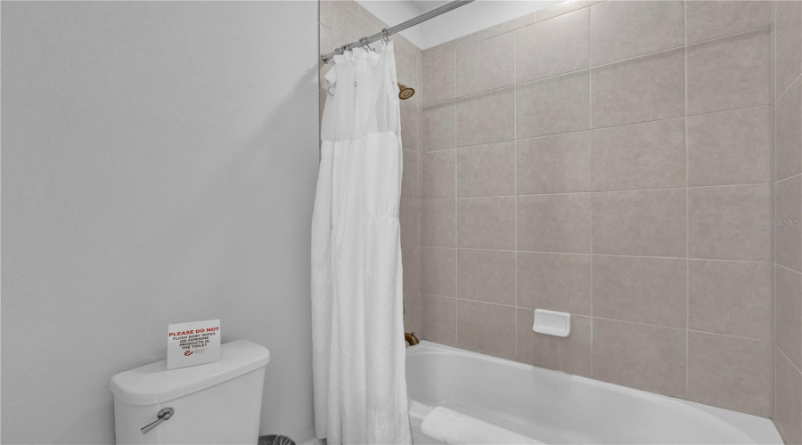 Kissimmee, Florida 34747, 8 Bedrooms Bedrooms, ,7 Bathroomsbathrooms,Residential,For Sale,Marker,Mfro6314403