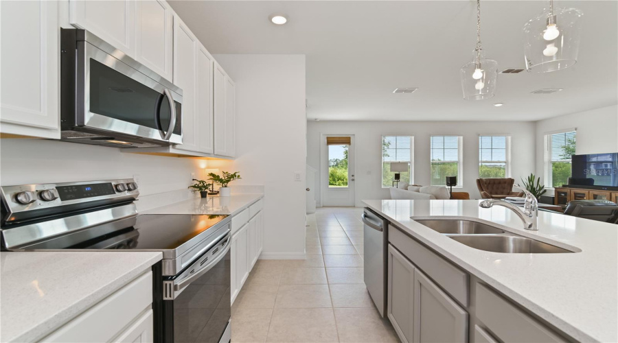 Davenport, Florida 33896, 3 Bedrooms Bedrooms, ,2 Bathroomsbathrooms,Residential,For Sale,Sanibel Dr,Mfrl4953420