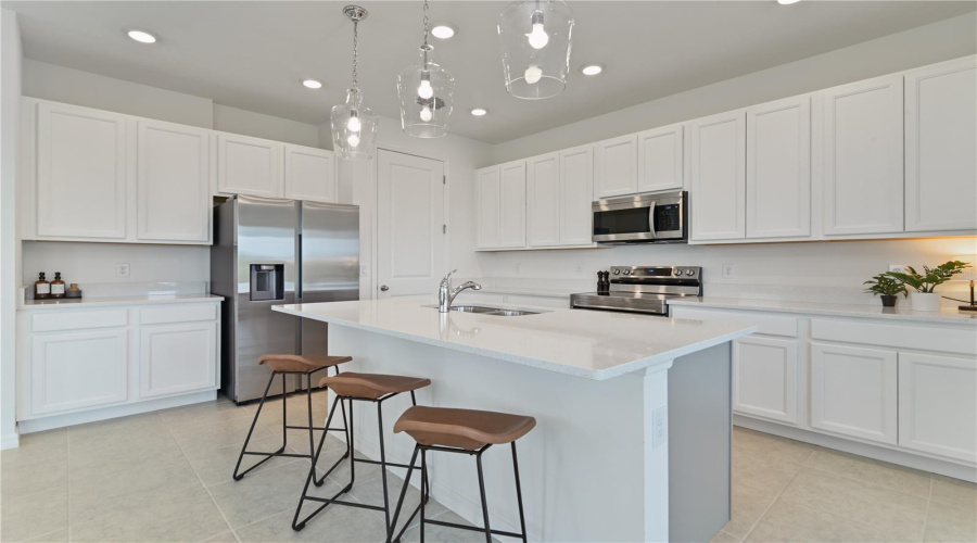 Davenport, Florida 33896, 3 Bedrooms Bedrooms, ,2 Bathroomsbathrooms,Residential,For Sale,Sanibel Dr,Mfrl4953420