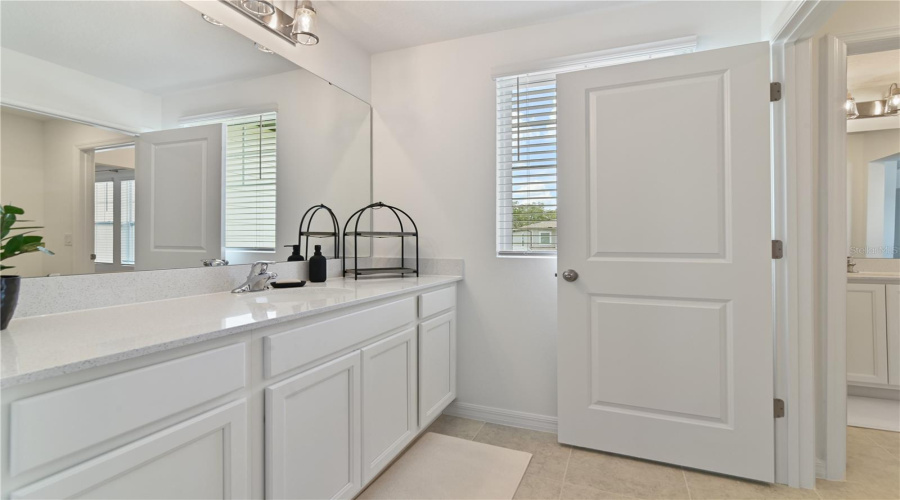 Davenport, Florida 33896, 3 Bedrooms Bedrooms, ,2 Bathroomsbathrooms,Residential,For Sale,Sanibel Dr,Mfrl4953420