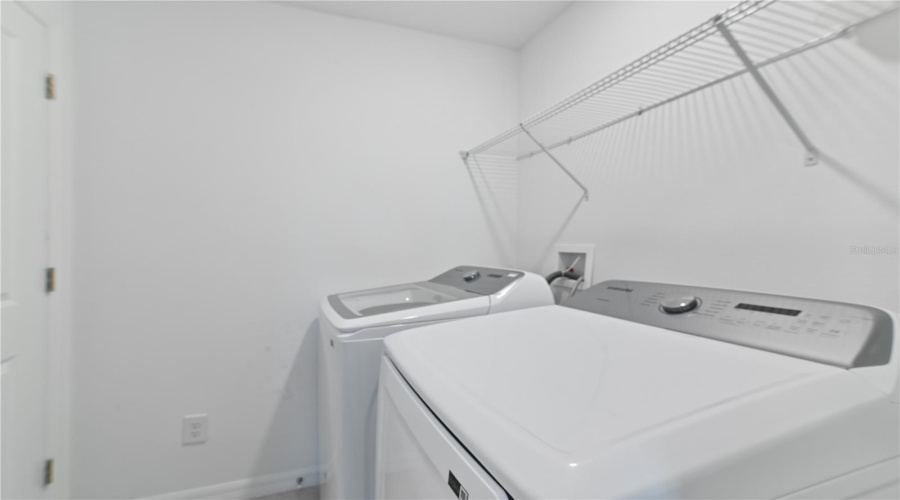 Davenport, Florida 33896, 3 Bedrooms Bedrooms, ,2 Bathroomsbathrooms,Residential,For Sale,Sanibel Dr,Mfrl4953420