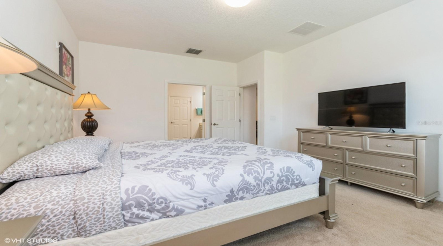 Bed 3 Downstairs (Ensuite Bath 3)