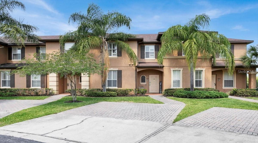 Davenport, Florida 33897, 4 Bedrooms Bedrooms, ,3 Bathroomsbathrooms,Residential,For Sale,Calabria Avenue,Mfro6314569