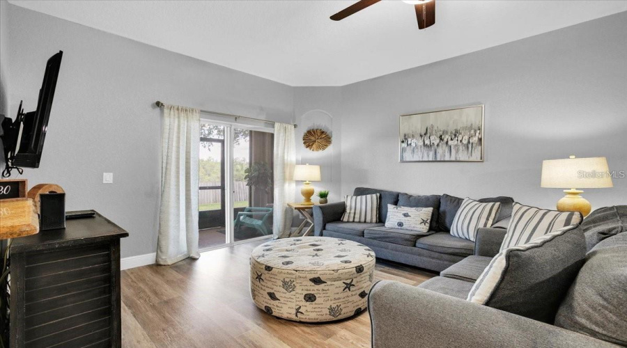 Davenport, Florida 33897, 4 Bedrooms Bedrooms, ,3 Bathroomsbathrooms,Residential,For Sale,Calabria Avenue,Mfro6314569