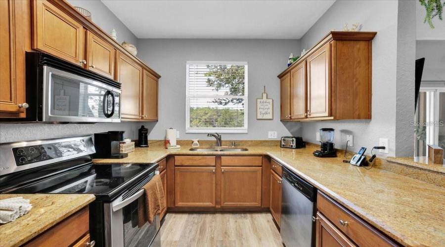 Davenport, Florida 33897, 4 Bedrooms Bedrooms, ,3 Bathroomsbathrooms,Residential,For Sale,Calabria Avenue,Mfro6314569