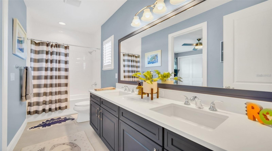Orlando, Florida 32836, 4 Bedrooms Bedrooms, ,3 Bathroomsbathrooms,Residential,For Sale,Royal Cypress,Mfrs5128082