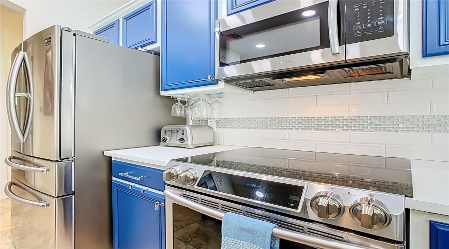 Kissimmee, Florida 34746, 4 Bedrooms Bedrooms, ,3 Bathroomsbathrooms,Residential,For Sale,Vessel,Mfrs5128152