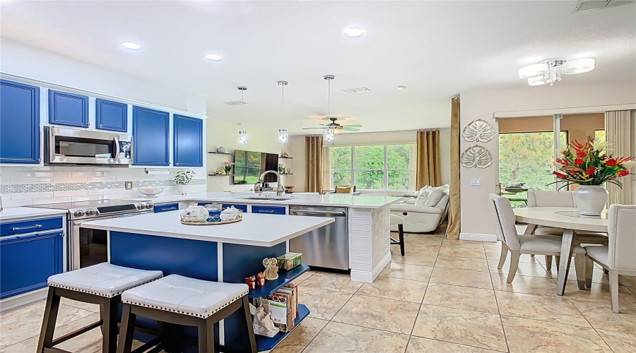 Kissimmee, Florida 34746, 4 Bedrooms Bedrooms, ,3 Bathroomsbathrooms,Residential,For Sale,Vessel,Mfrs5128152