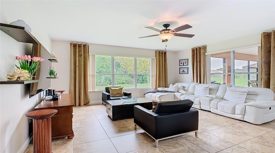 Kissimmee, Florida 34746, 4 Bedrooms Bedrooms, ,3 Bathroomsbathrooms,Residential,For Sale,Vessel,Mfrs5128152