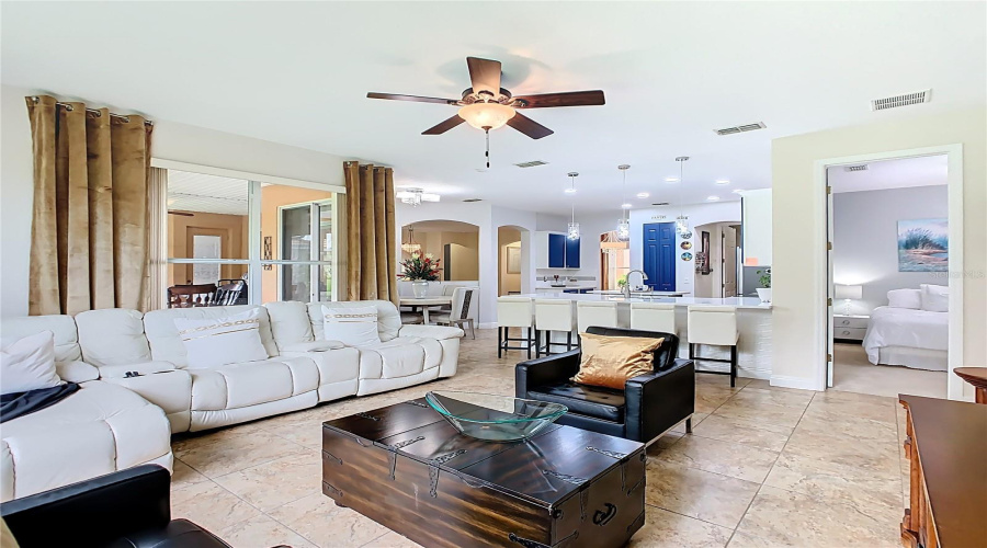 Kissimmee, Florida 34746, 4 Bedrooms Bedrooms, ,3 Bathroomsbathrooms,Residential,For Sale,Vessel,Mfrs5128152