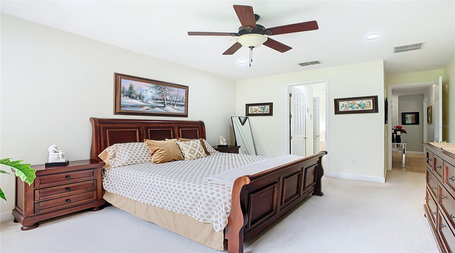 Kissimmee, Florida 34746, 4 Bedrooms Bedrooms, ,3 Bathroomsbathrooms,Residential,For Sale,Vessel,Mfrs5128152