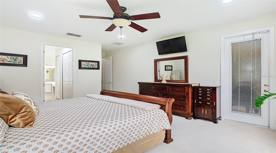 Kissimmee, Florida 34746, 4 Bedrooms Bedrooms, ,3 Bathroomsbathrooms,Residential,For Sale,Vessel,Mfrs5128152