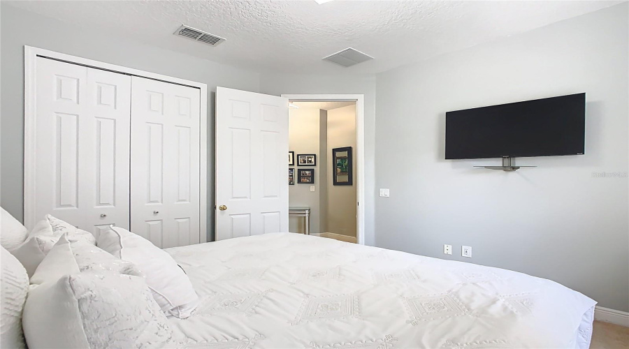 Kissimmee, Florida 34746, 4 Bedrooms Bedrooms, ,3 Bathroomsbathrooms,Residential,For Sale,Vessel,Mfrs5128152