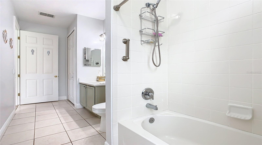 Kissimmee, Florida 34746, 4 Bedrooms Bedrooms, ,3 Bathroomsbathrooms,Residential,For Sale,Vessel,Mfrs5128152