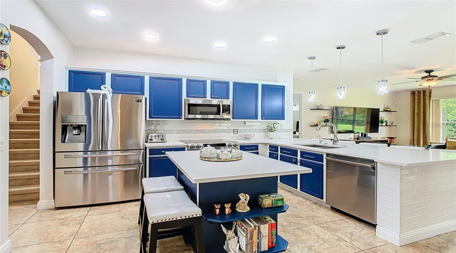 Kissimmee, Florida 34746, 4 Bedrooms Bedrooms, ,3 Bathroomsbathrooms,Residential,For Sale,Vessel,Mfrs5128152