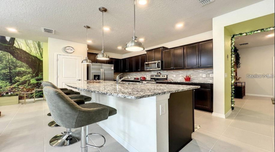 Davenport, Florida 33897, 5 Bedrooms Bedrooms, ,4 Bathroomsbathrooms,Residential,For Sale,Lana,Mfrs5128200