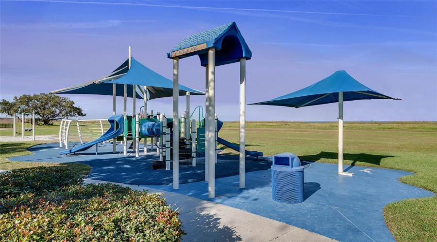 KISSIMMEE, Florida 34746, 5 Bedrooms Bedrooms, ,3 BathroomsBathrooms,Residential,For Sale,AGOSTINO,0,MFRO6313285