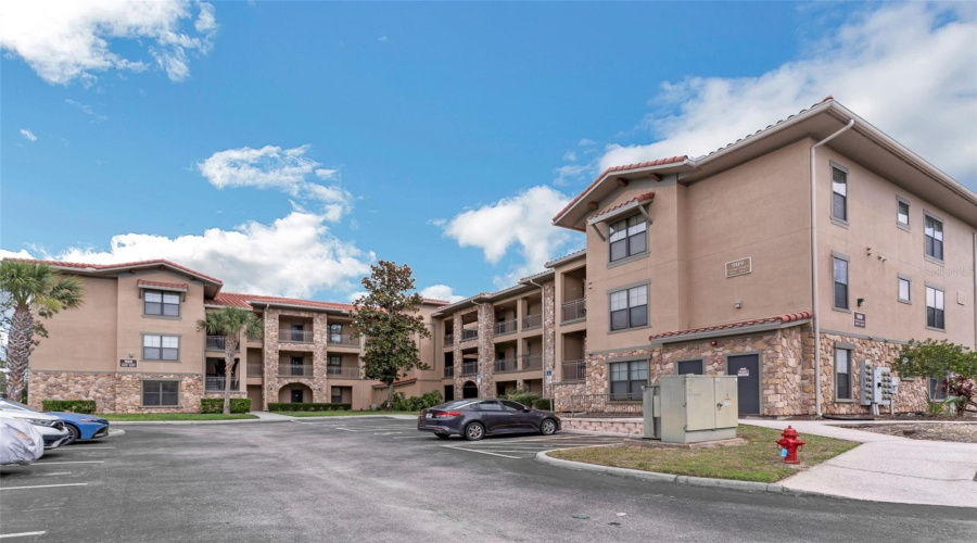 Davenport, Florida 33897, 3 Bedrooms Bedrooms, ,3 Bathroomsbathrooms,Residential,For Sale,Charo,Mfro6314849