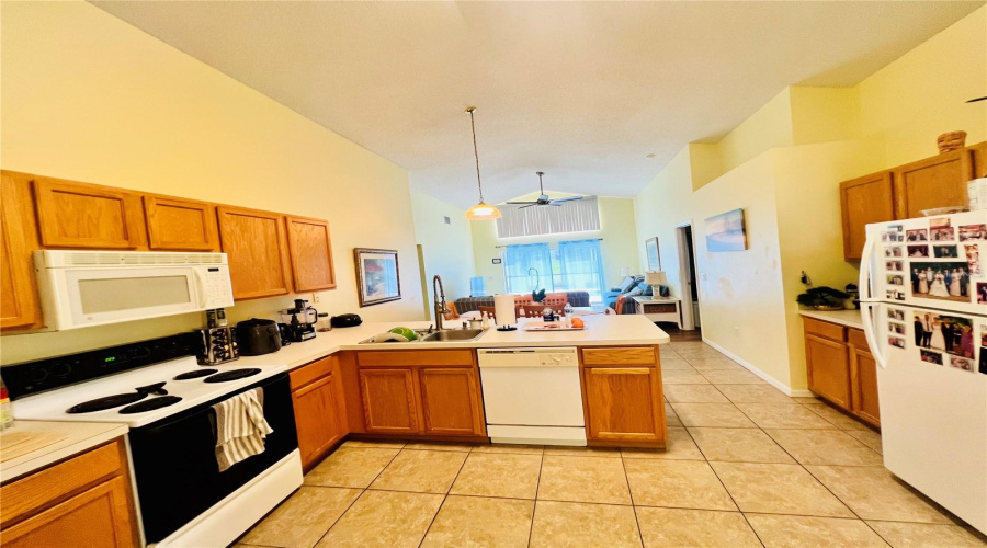 Davenport, Florida 33897, 4 Bedrooms Bedrooms, ,3 Bathroomsbathrooms,Residential,For Sale,Langham,Mfro6314912