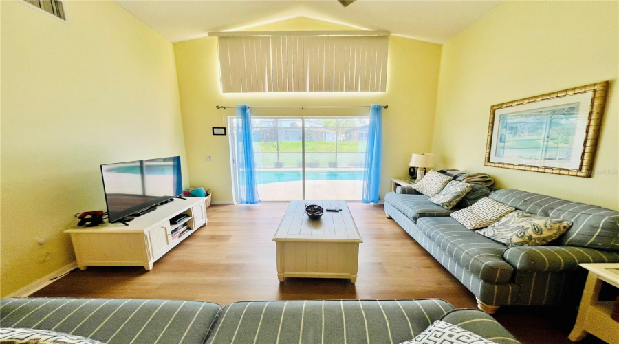Davenport, Florida 33897, 4 Bedrooms Bedrooms, ,3 Bathroomsbathrooms,Residential,For Sale,Langham,Mfro6314912