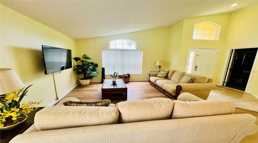 Davenport, Florida 33897, 4 Bedrooms Bedrooms, ,3 Bathroomsbathrooms,Residential,For Sale,Langham,Mfro6314912