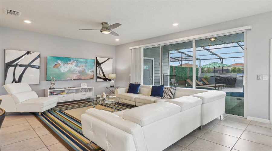 DAVENPORT, Florida 33837, 5 Bedrooms Bedrooms, ,4 BathroomsBathrooms,Residential,For Sale,OAK SPRING,0,MFRO6304419