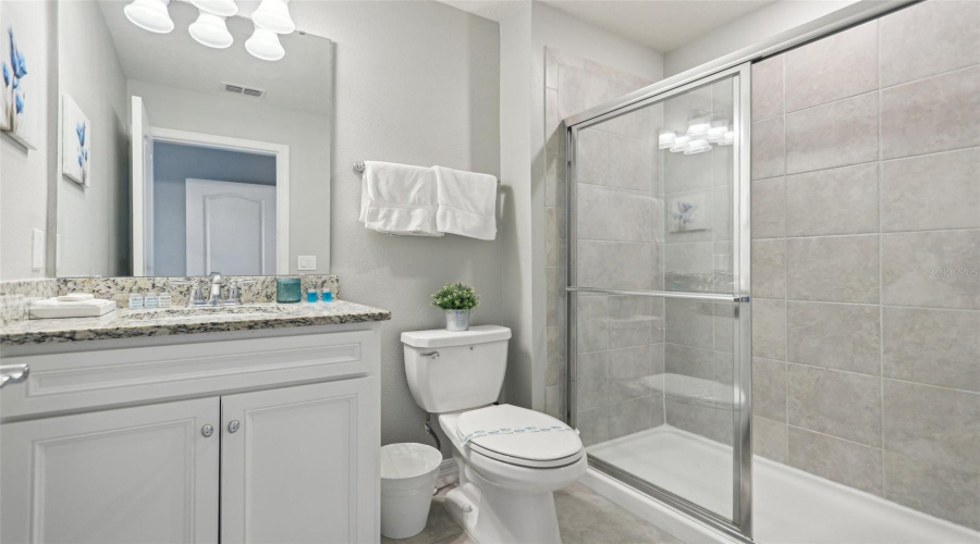 DAVENPORT, Florida 33837, 5 Bedrooms Bedrooms, ,4 BathroomsBathrooms,Residential,For Sale,OAK SPRING,0,MFRO6304419