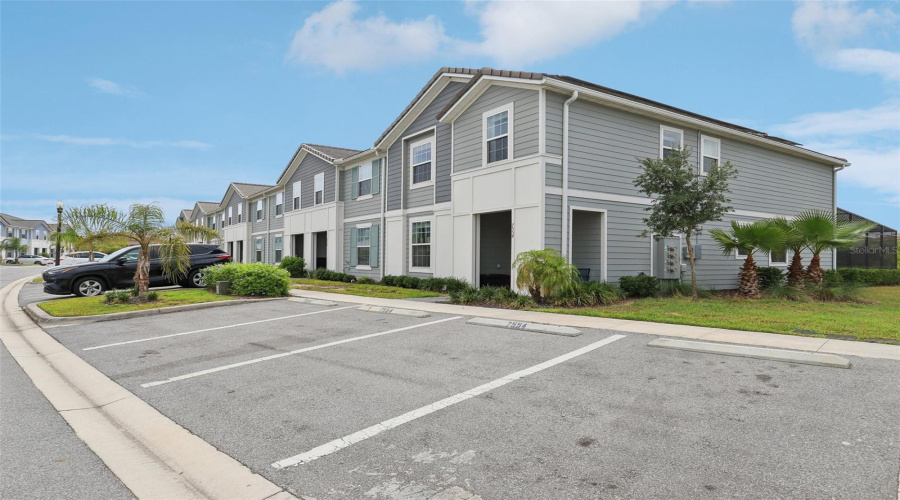 DAVENPORT, Florida 33837, 5 Bedrooms Bedrooms, ,4 BathroomsBathrooms,Residential,For Sale,OAK SPRING,0,MFRO6304419