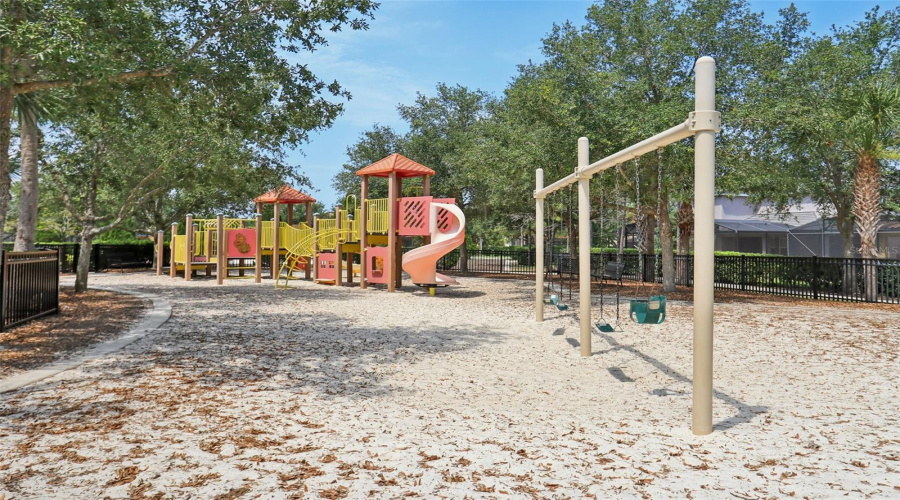 DAVENPORT, Florida 33837, 5 Bedrooms Bedrooms, ,4 BathroomsBathrooms,Residential,For Sale,OAK SPRING,0,MFRO6304419