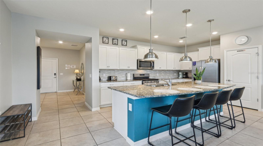 DAVENPORT, Florida 33837, 5 Bedrooms Bedrooms, ,4 BathroomsBathrooms,Residential,For Sale,OAK SPRING,0,MFRO6304419