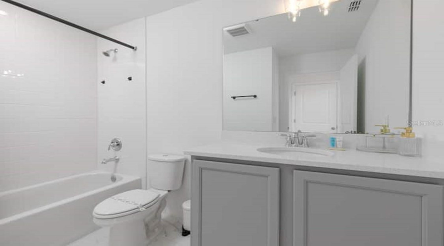 Davenport, Florida 33896, 5 Bedrooms Bedrooms, ,4 Bathroomsbathrooms,Residential,For Sale,Lancashire,Mfro6314712