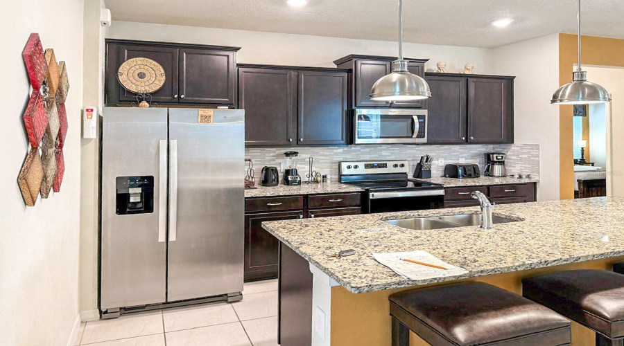 Davenport, Florida 33897, 7 Bedrooms Bedrooms, ,5 Bathroomsbathrooms,Residential,For Sale,Summer,Mfrs5128091