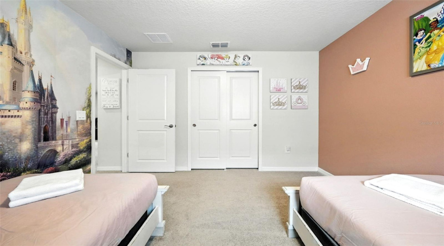 DAVENPORT, Florida 33897, 7 Bedrooms Bedrooms, ,5 BathroomsBathrooms,Residential,For Sale,SUMMER,0,MFRS5128091