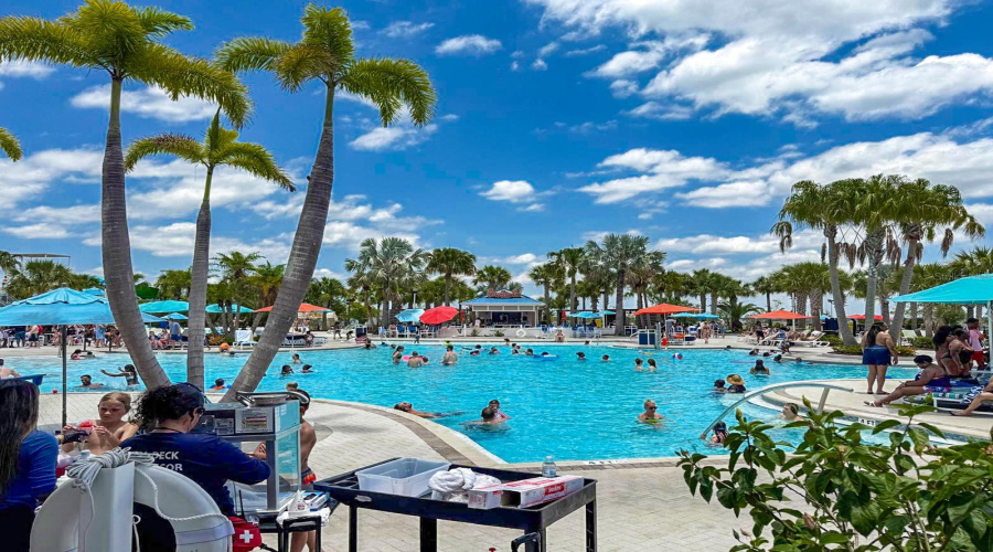 DAVENPORT, Florida 33897, 7 Bedrooms Bedrooms, ,5 BathroomsBathrooms,Residential,For Sale,SUMMER,0,MFRS5128091