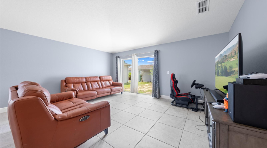 Davenport, Florida 33837, 3 Bedrooms Bedrooms, ,2 Bathroomsbathrooms,Residential,For Sale,Miles,Mfro6314109