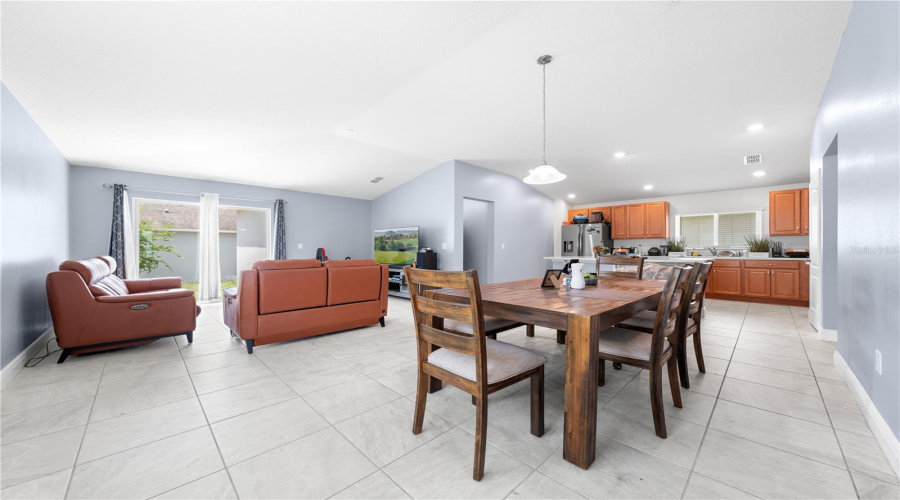 Davenport, Florida 33837, 3 Bedrooms Bedrooms, ,2 Bathroomsbathrooms,Residential,For Sale,Miles,Mfro6314109