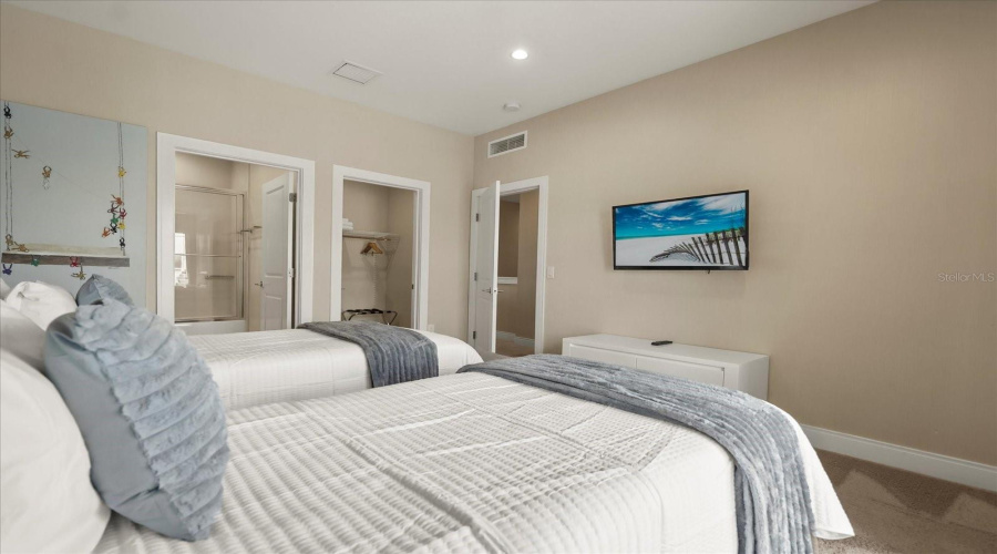 KISSIMMEE, Florida 34747, 4 Bedrooms Bedrooms, ,4 BathroomsBathrooms,Residential,For Sale,BRASILIA,0,MFRO6315047