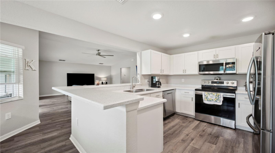 Davenport, Florida 33837, 4 Bedrooms Bedrooms, ,2 Bathroomsbathrooms,Residential,For Sale,Cloverbrook,Mfrl4953482