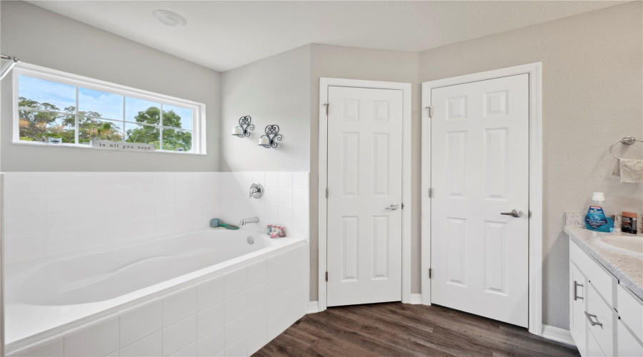 Davenport, Florida 33837, 4 Bedrooms Bedrooms, ,2 Bathroomsbathrooms,Residential,For Sale,Cloverbrook,Mfrl4953482