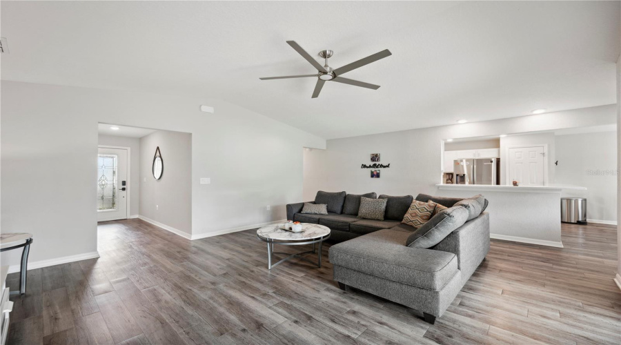 Davenport, Florida 33837, 4 Bedrooms Bedrooms, ,2 Bathroomsbathrooms,Residential,For Sale,Cloverbrook,Mfrl4953482